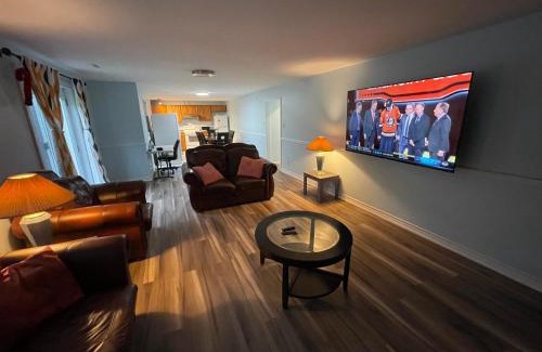 Courtice Apartment | Travelers Home