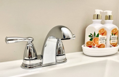 Hillen Apartment | Traveling Nurse Suite