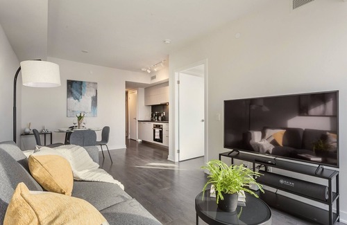 Bloor-Yorkville Condo | Traveller’s home Yorkville Toronto