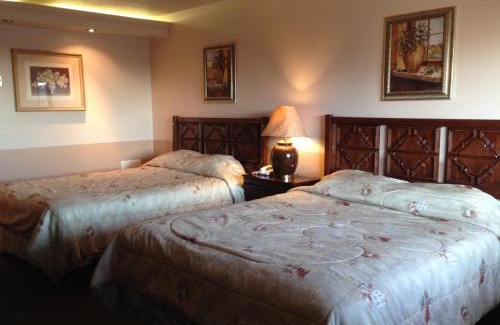Dawson Creek Hotel | Traveller's Inn