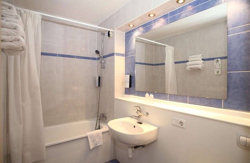 Barcelona Hotel | Travelodge Barcelona del Vallès