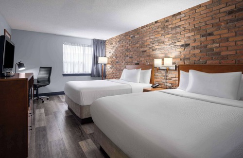 Barrie Hotel | Travelodge by Wyndham Barrie