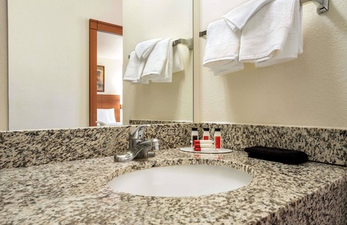 Bill Hotel | Travelodge by Wyndham Bill WY Thunder Basin Ntl Grassland