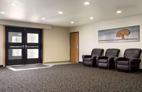 Bill Hotel | Travelodge by Wyndham Bill WY Thunder Basin Ntl Grassland