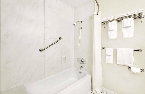 Chambersburg Hotel | Travelodge by Wyndham Chambersburg