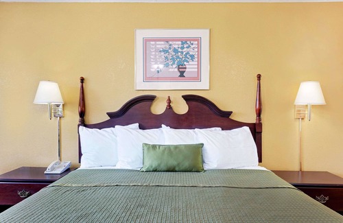 Chambersburg Hotel | Travelodge by Wyndham Chambersburg