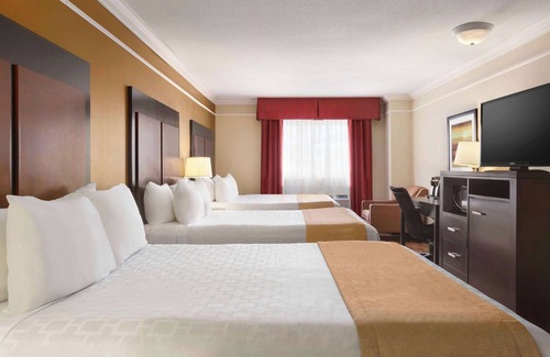 Meadow Lake Hotel | Travelodge by Wyndham Meadow Lake