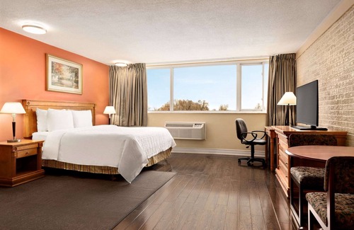 Richmond Hill Hotel | Travelodge by Wyndham Richmond Hill