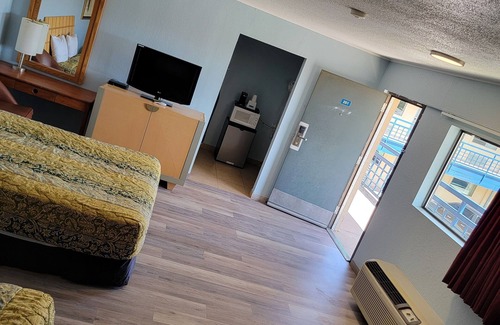 Clovis Hotel | Travelodge by Wyndham Clovis