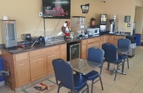 Great Bend Hotel | Travelodge by Wyndham Great Bend