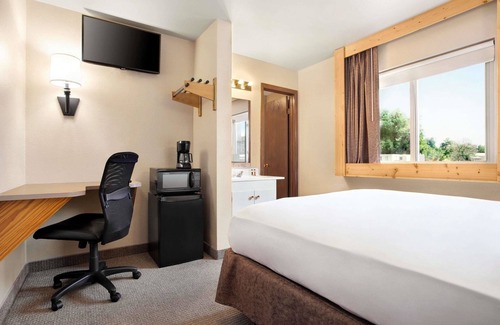 Guernsey Hotel | Travelodge by Wyndham Guernsey