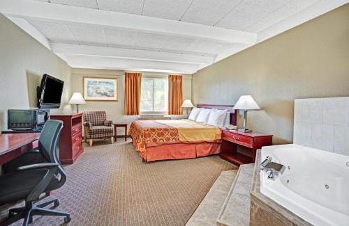 Iowa City Hotel | Travelodge by Wyndham Iowa City
