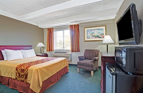 Iowa City Hotel | Travelodge by Wyndham Iowa City