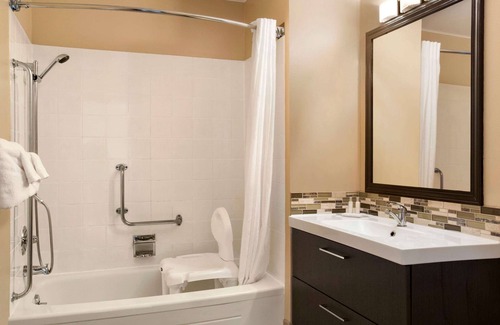 Kenora Hotel | Travelodge by Wyndham Kenora