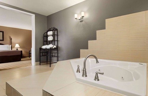 Kenora Hotel | Travelodge by Wyndham Kenora