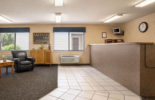 Morrill Hotel | Travelodge by Wyndham Morrill