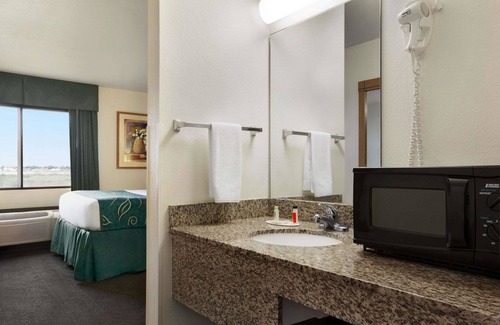 Pecos Hotel | Travelodge by Wyndham Pecos