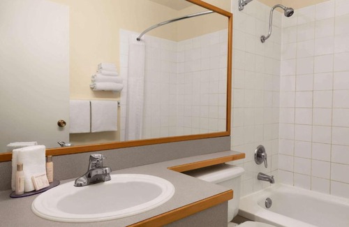 Quesnel Hotel | Travelodge by Wyndham Quesnel BC