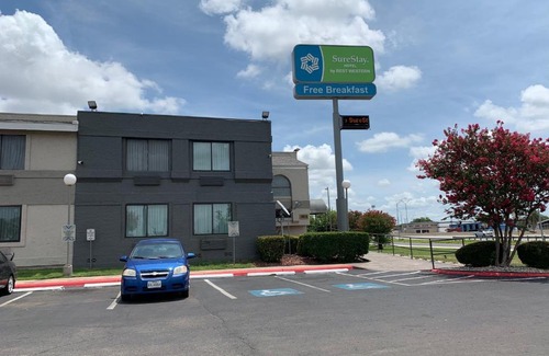 San Antonio Hotel | Travelodge by Wyndham San Antonio Downtown Northeast