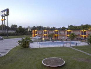 Shreveport Hotel | Travelodge by Wyndham Shreveport LA