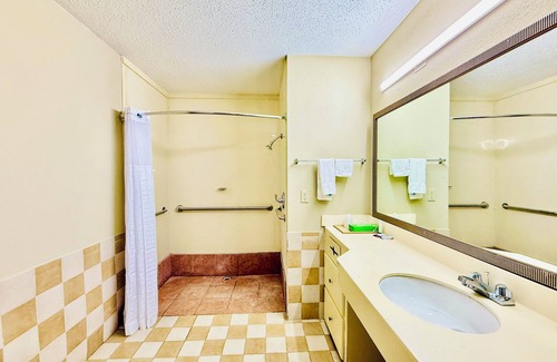 Thomasville Hotel | Travelodge by Wyndham Thomasville AL