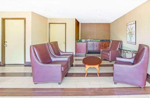 Downtown Hotel | Travelodge by Wyndham Silver Spring