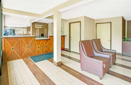Downtown Hotel | Travelodge by Wyndham Silver Spring