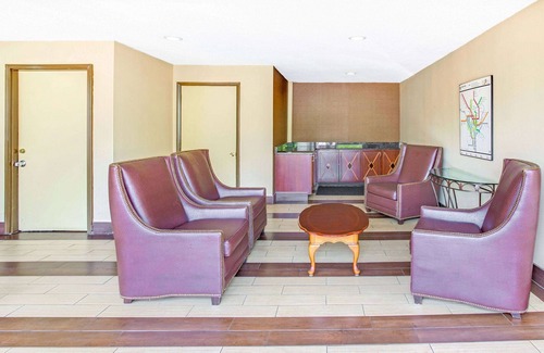 Downtown Hotel | Travelodge by Wyndham Silver Spring