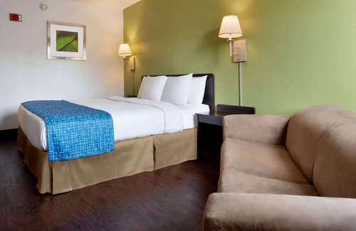 Zanesville Hotel | Travelodge by Wyndham Zanesville