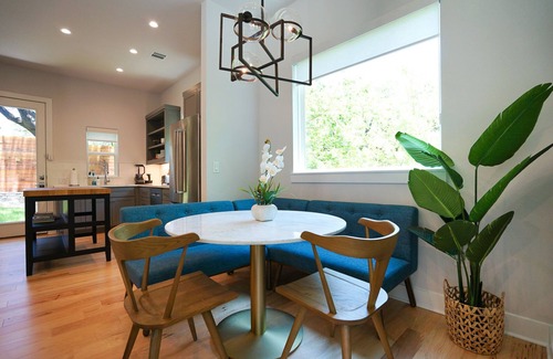 Riverside House | Travis Heights Getaway - Stamford B!