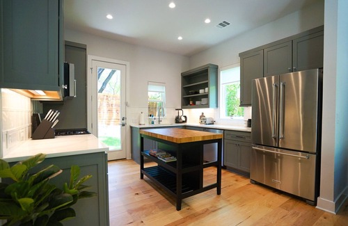 Riverside House | Travis Heights Getaway - Stamford B!
