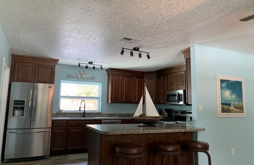 Vero Beach House | Treasure Coast Hidden Gem 2 miles from Beaches!