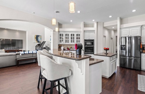 Harlingen House | Treasure Hills Poolside Par- 5 bedroom 3.5bath- Pool overlooking the 14th hole!