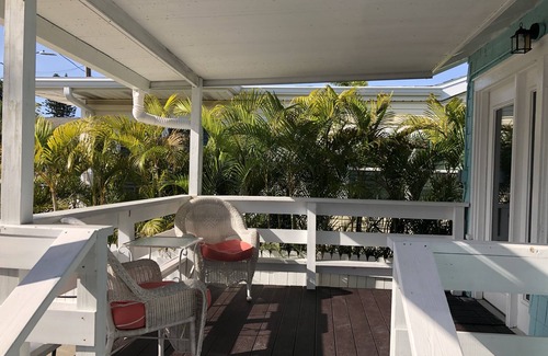 Treasure Island House | Treasure Island Beach Cottage Steps from Beach Access
