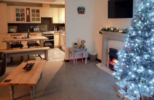 Annan House | Trebor Cottage