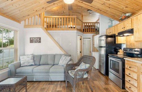 Sperry Cottage | Tree House at CrossTimbers Marina