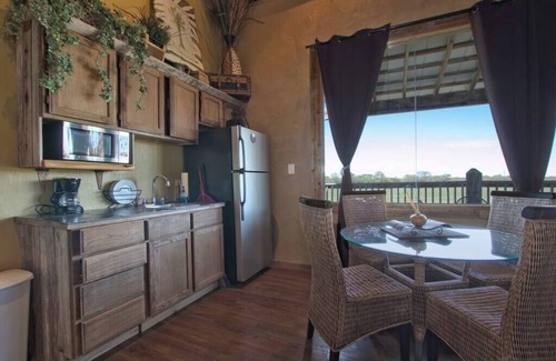Bergheim House | Tree House Bungalow @ Bergheim Ranch