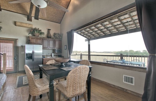 Bergheim House | Tree House Bungalow @ Bergheim Ranch