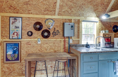 Higden Cottage | Tree-Lined Higden Retreat: Close to Parks + Trails