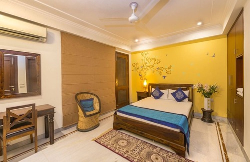 Saket Bed & Breakfast | Tree of Life bed and breakfast