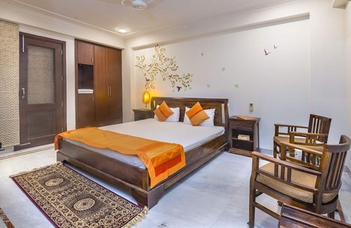 Saket Bed & Breakfast | Tree of Life bed and breakfast