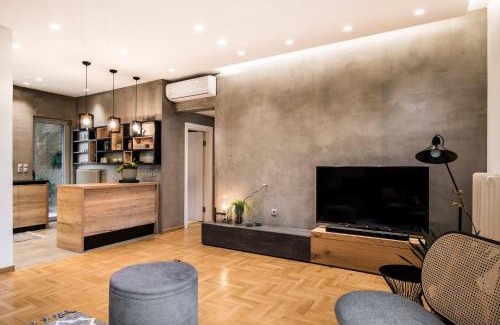 Dafni-Ymittos Apartment | Tree Olive Athens