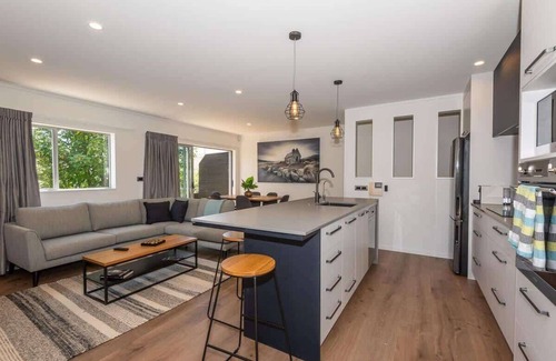 Lynmore House | Tree Walk Townhouse | Walk to the Forest with Spa