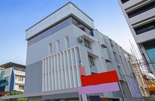 Thampanoor Hotel | Treebo Goodland Residency - 500m from Railway Station