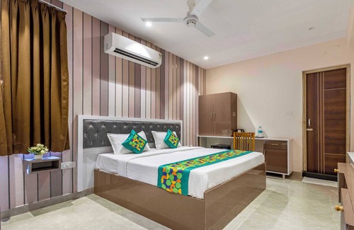 Madhurawada Hotel | Treebo Imperia, Kommadi