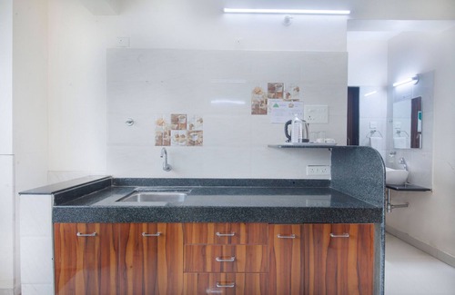 Hadapsar Hotel | Treebo Park View Hadapsar