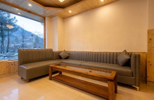 Manali Hotel | Treebo Premium Silverstone Resort With Mountain Valley View