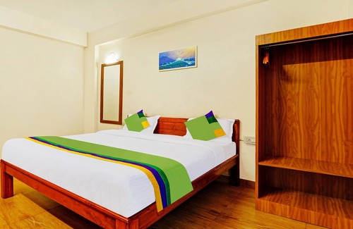 Dapoli Hotel | Treebo Ss Residency with Mountain view