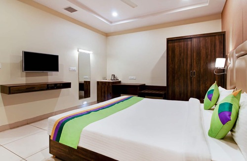 LB Nagar Hotel | Treebo Trend Sindhura Grand
