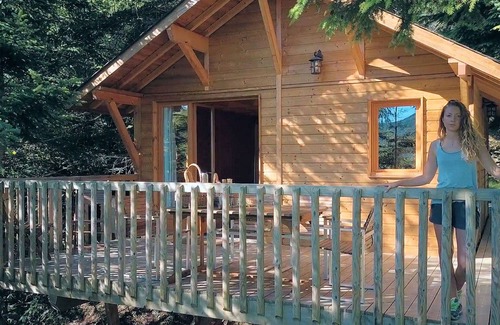Prats-de-Mollo-la-Preste House | Treehouse 'Cabane Au Milieu De La Foret' with Balcony